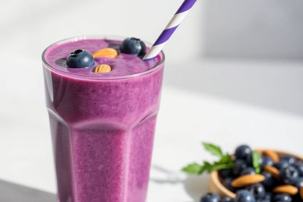 Blueberry Almond Radiance Smoothie