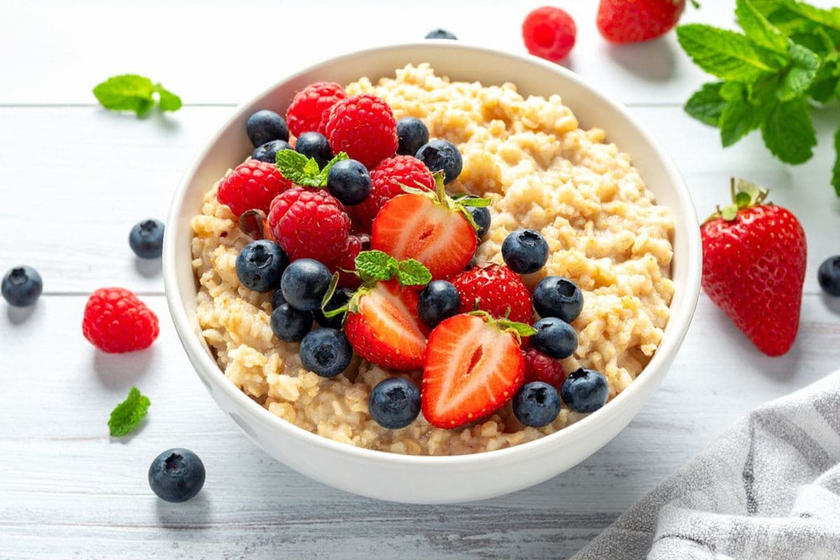 Brain-Boosting Berry Oatmeal