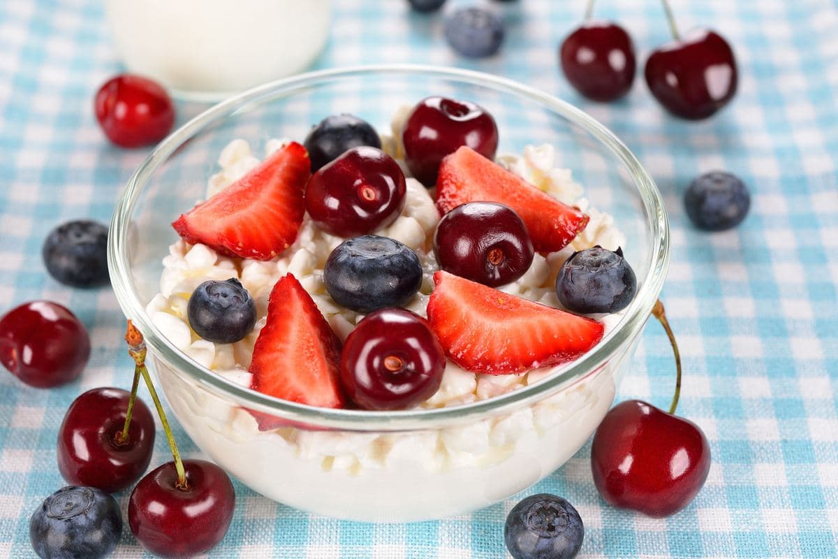 Cottage Cheese & Berry Power Bowl