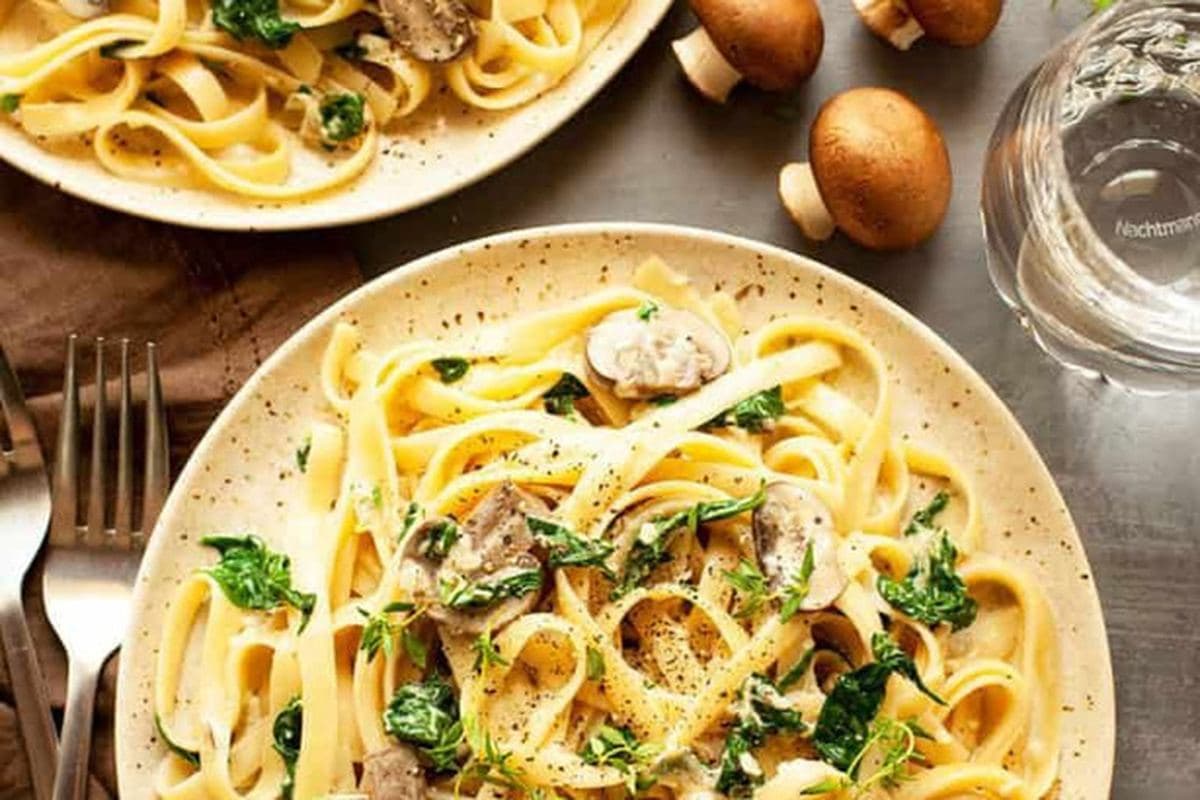 Creamy Mushroom & Spinach Pasta