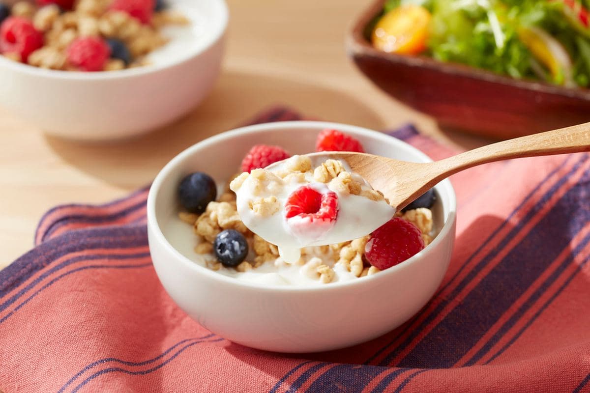 Greek Yogurt Berry Bowl
