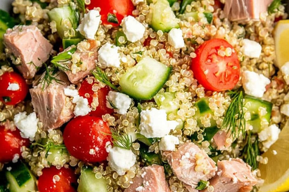 Mediterranean Tuna Quinoa Bowl