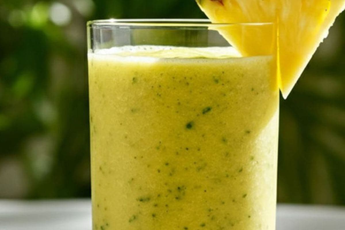 Pineapple Ginger Detox Smoothie