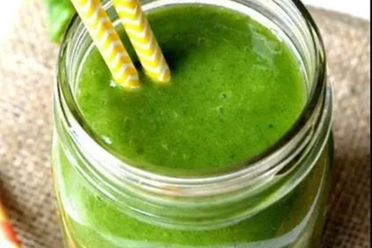 Tropical Green Detox Smoothie